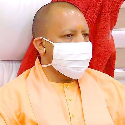 योगी आदित्यनाथ के हेलीकाप्टर से चिड़िया टकराई ,

इमरजेंसी लैंडिंग वाराणसी...